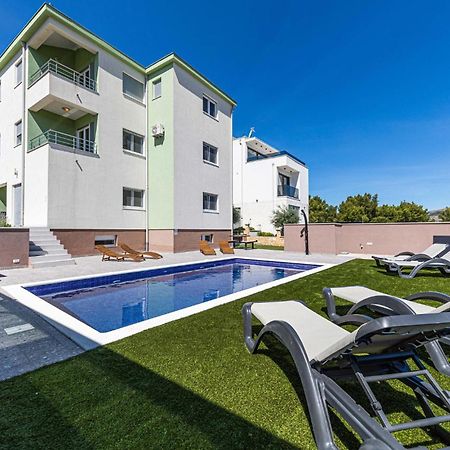 Amazing Apartment In Saldun With Wifi Trogir Zewnętrze zdjęcie