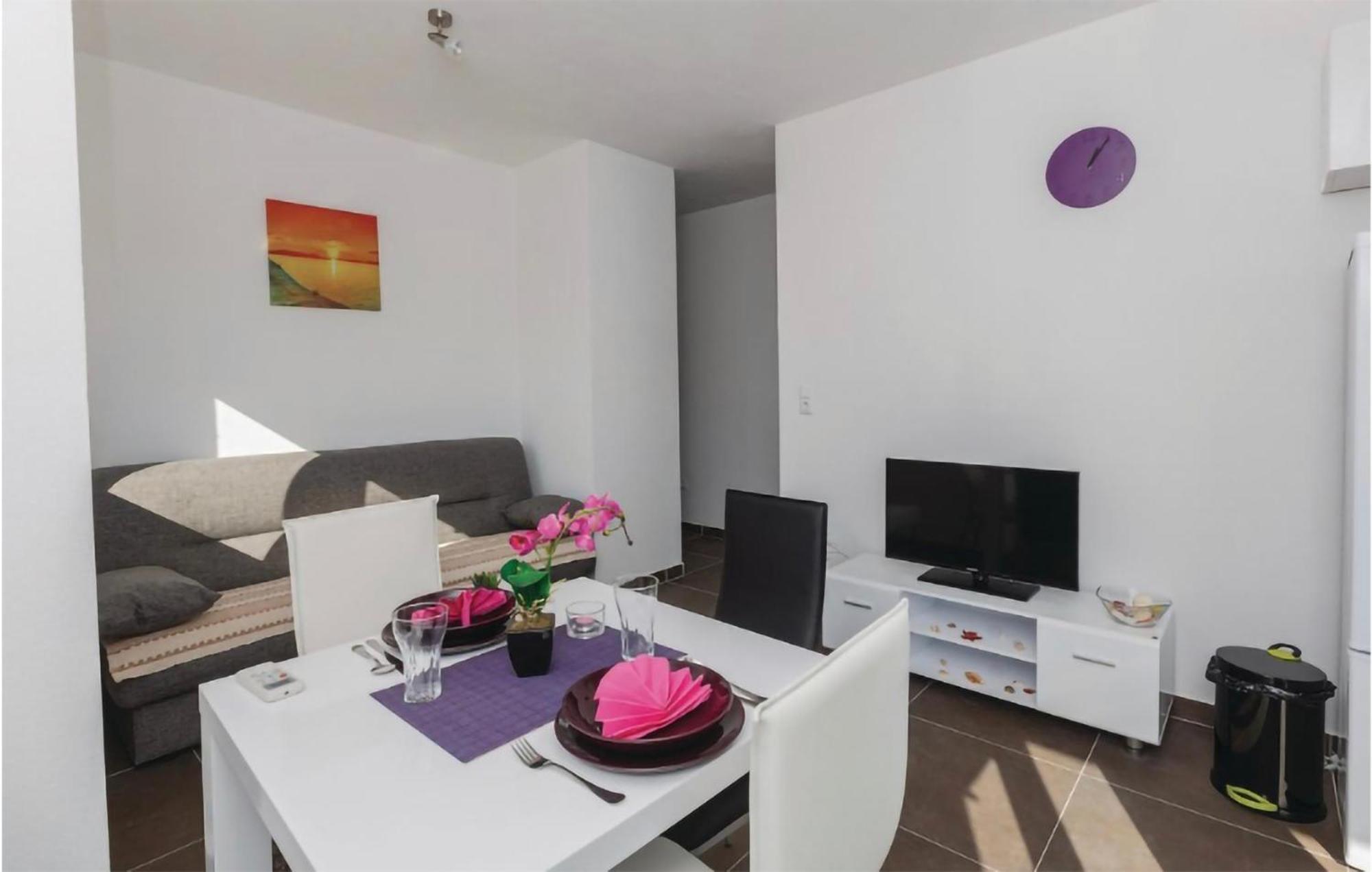 Amazing Apartment In Saldun With Wifi Trogir Zewnętrze zdjęcie