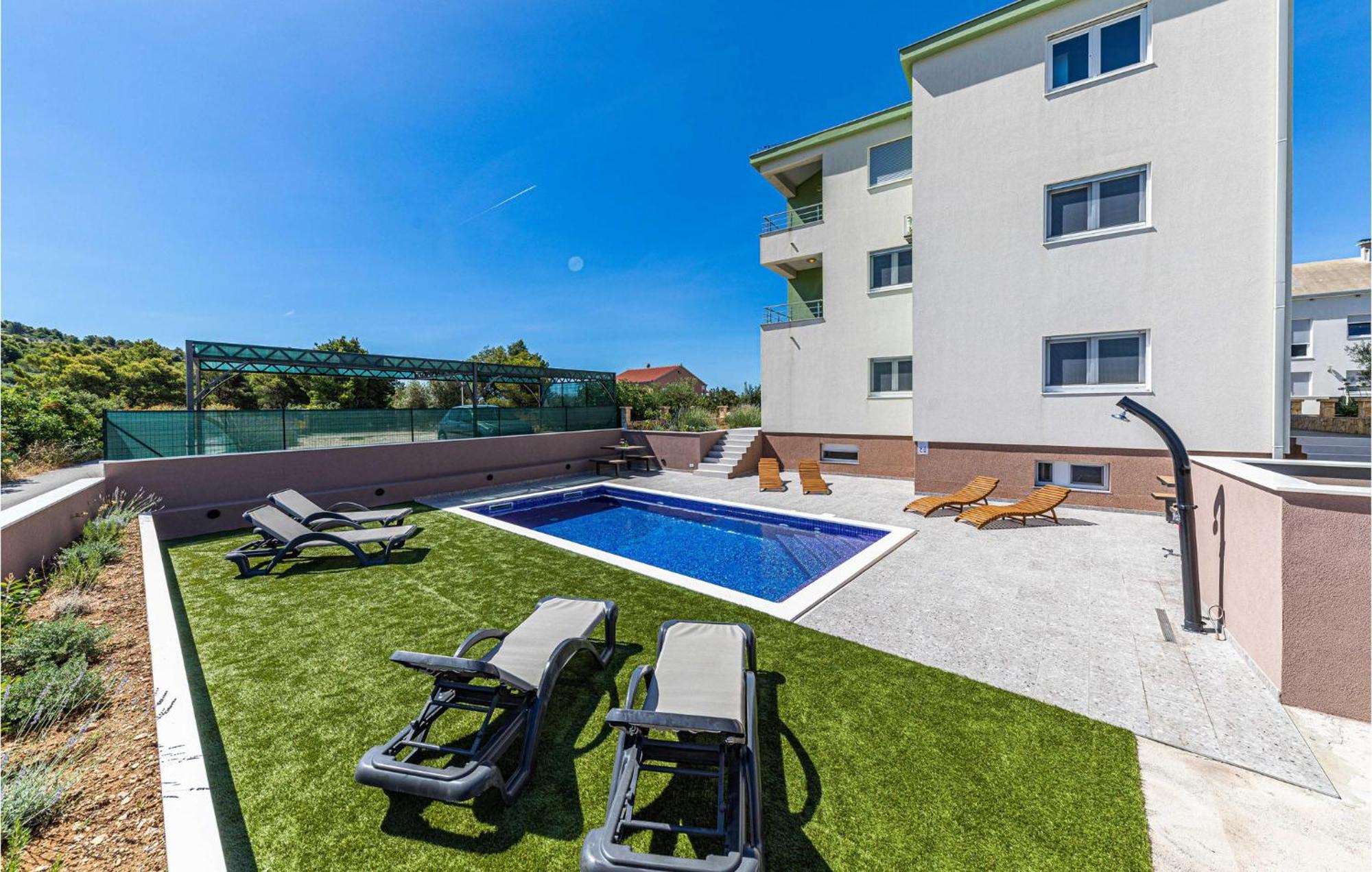 Amazing Apartment In Saldun With Wifi Trogir Zewnętrze zdjęcie
