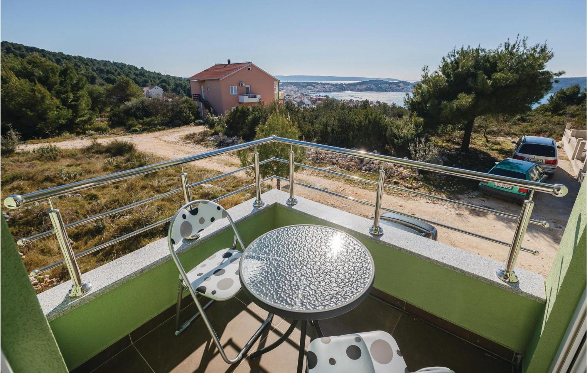 Amazing Apartment In Saldun With Wifi Trogir Zewnętrze zdjęcie