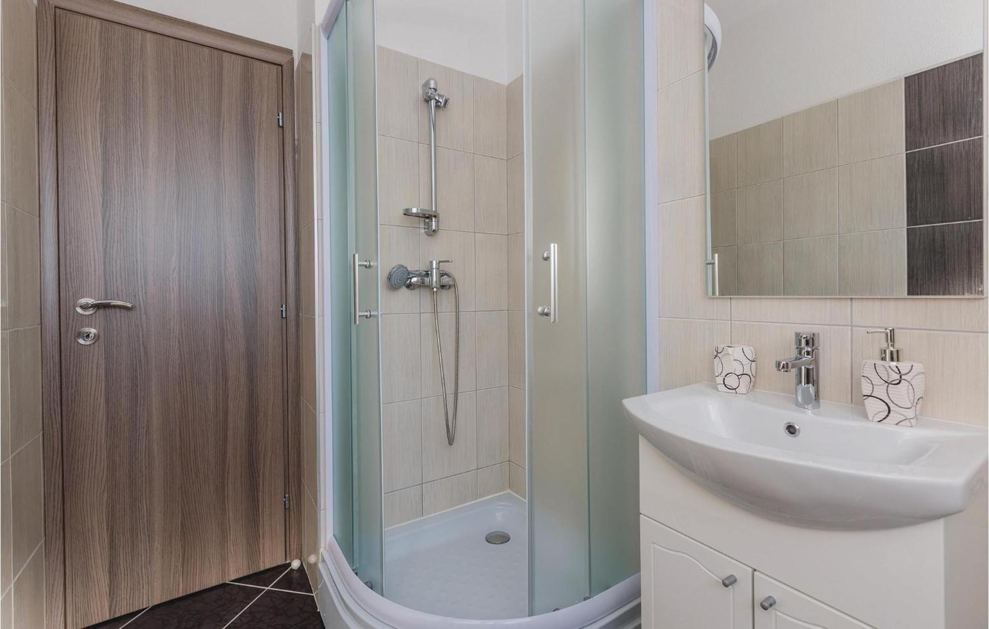 Amazing Apartment In Saldun With Wifi Trogir Zewnętrze zdjęcie